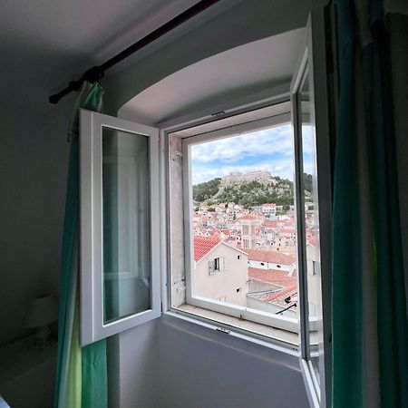 Apartments Tudor Nikola Хвар Экстерьер фото