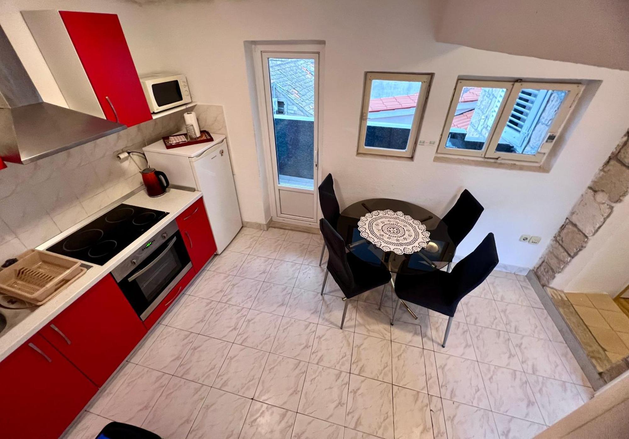 Apartments Tudor Nikola Хвар Экстерьер фото